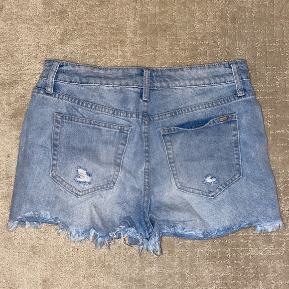 Worn one time, from a local boutique - Picture 2 of 2